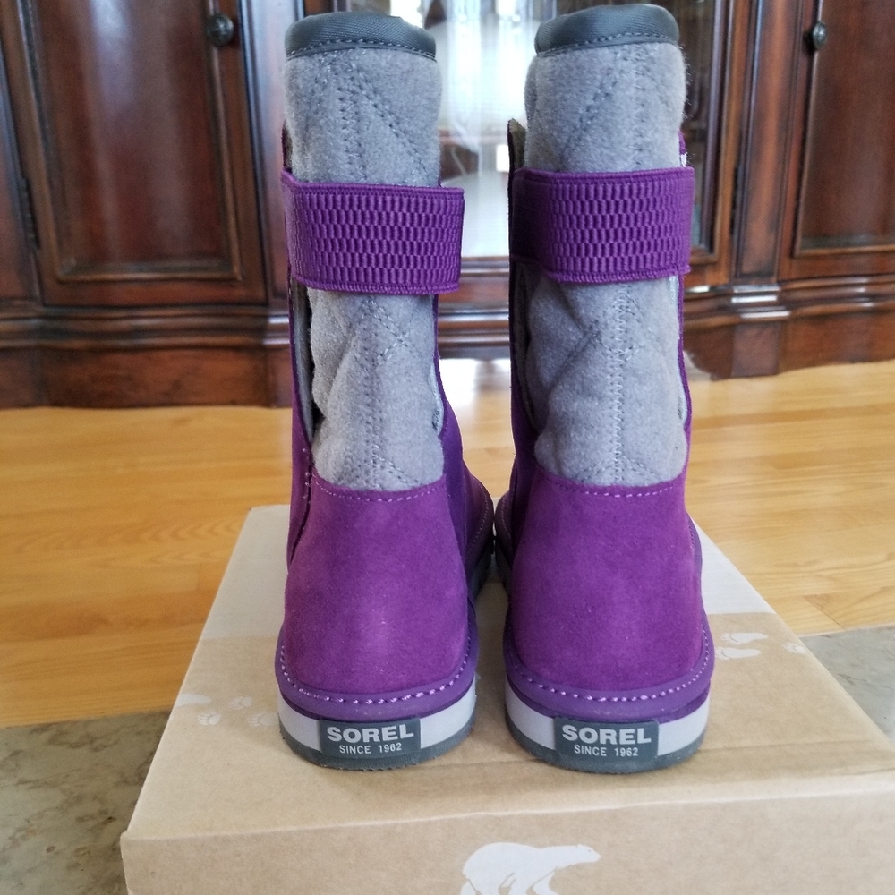 Boots - Picture 3 of 4